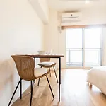 Dwell Urban 7B